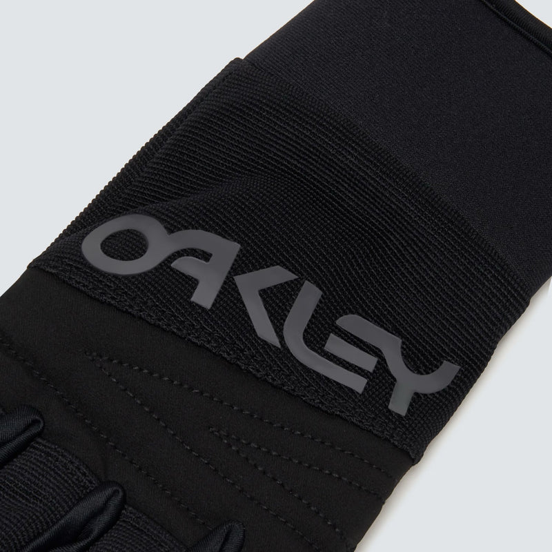 Load image into Gallery viewer, Oakley Factory Pilot Core Glove Blackout - FULLSEND SKI AND OUTDOOR

